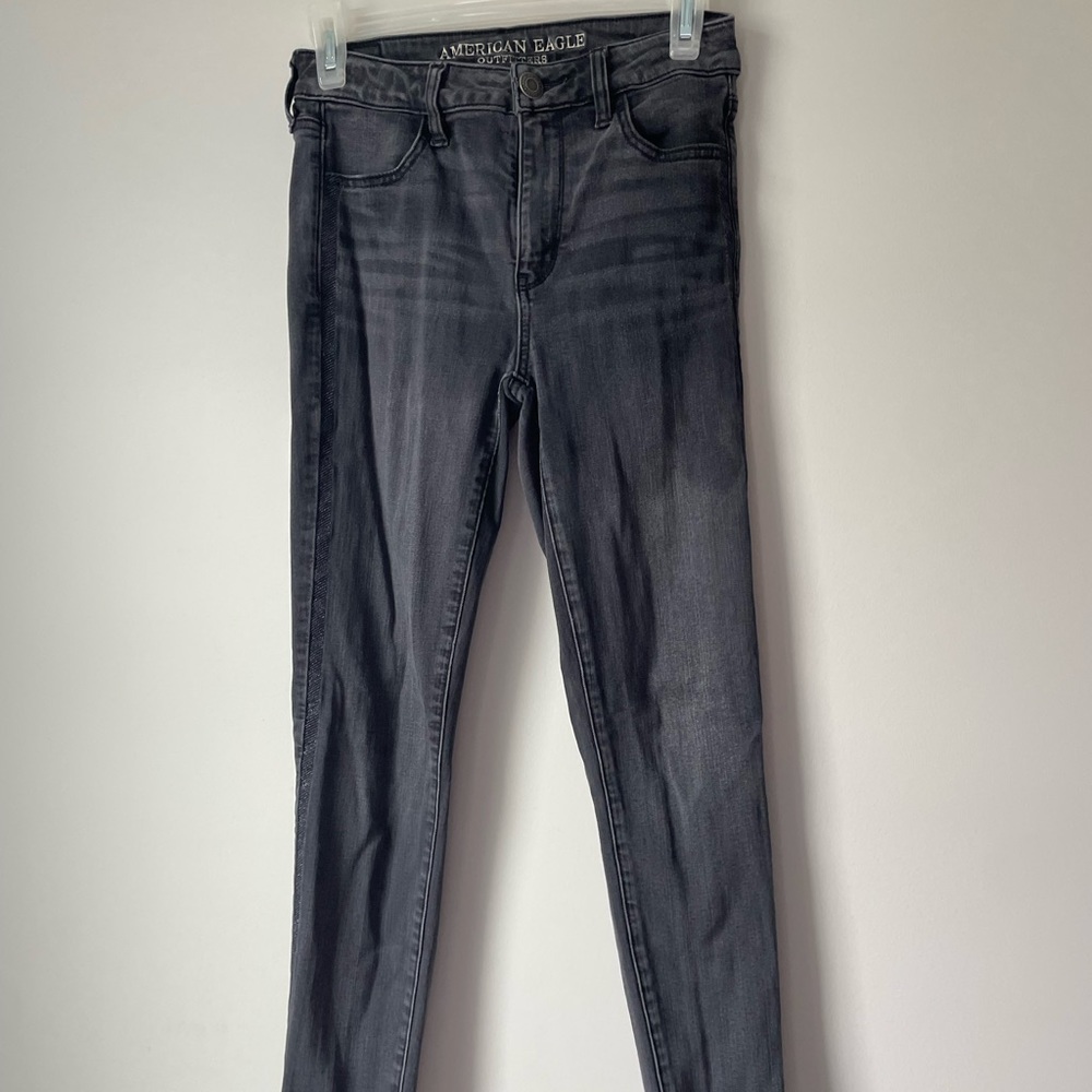 Grey super stretch jeans
American eagle 
4